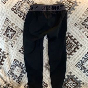 Black gym shark leggings grey band